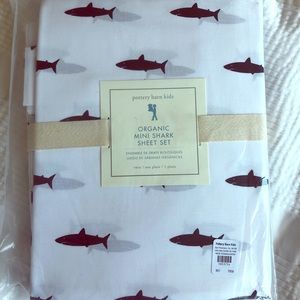 Pottery Barn Mini Shark 🦈 sheet set 🛏